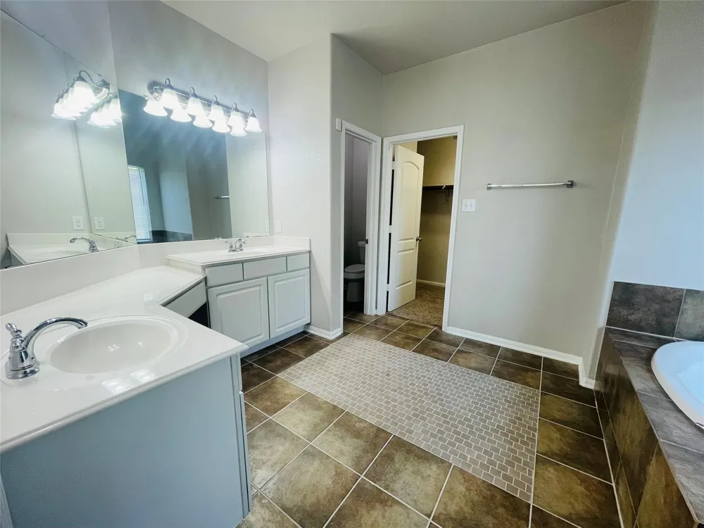 4702 Sedgewood Drive Rosenberg, TX 77471
