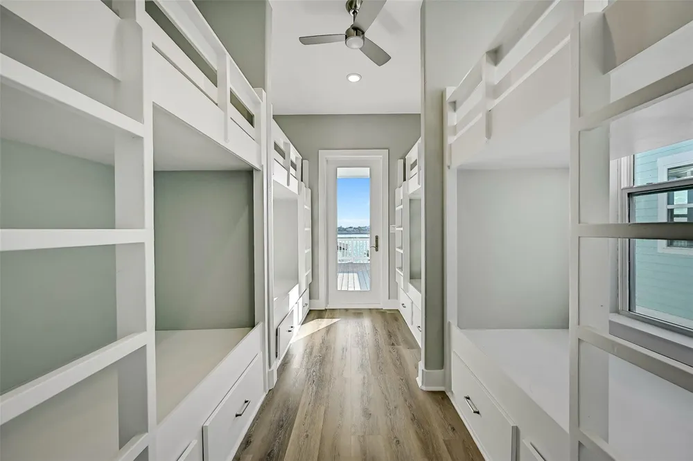 1517 Bayou Shore Drive Galveston, TX 77551