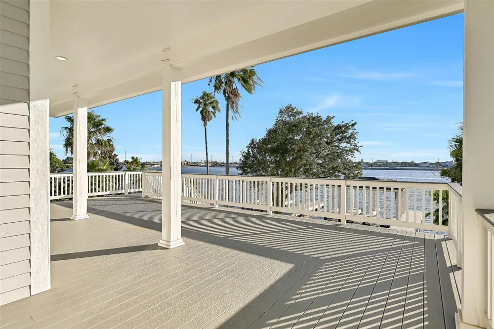 1517 Bayou Shore Drive Galveston, TX 77551