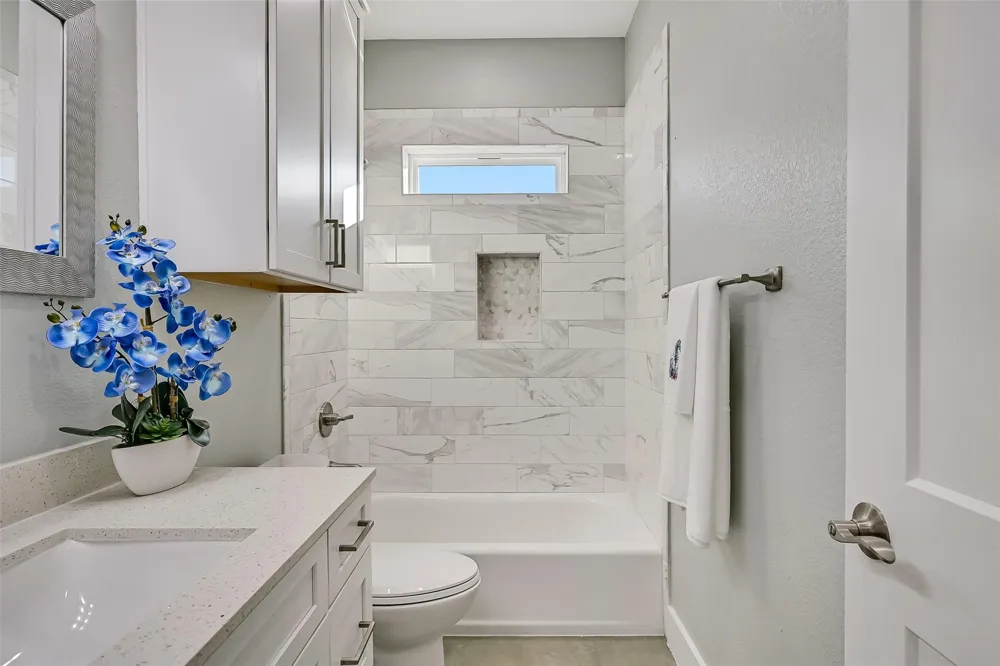 1517 Bayou Shore Drive Galveston, TX 77551