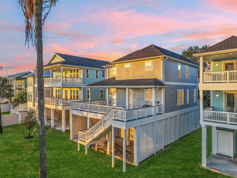 1517 Bayou Shore Drive Galveston, TX 77551