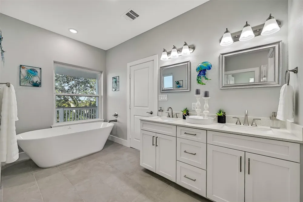1517 Bayou Shore Drive Galveston, TX 77551