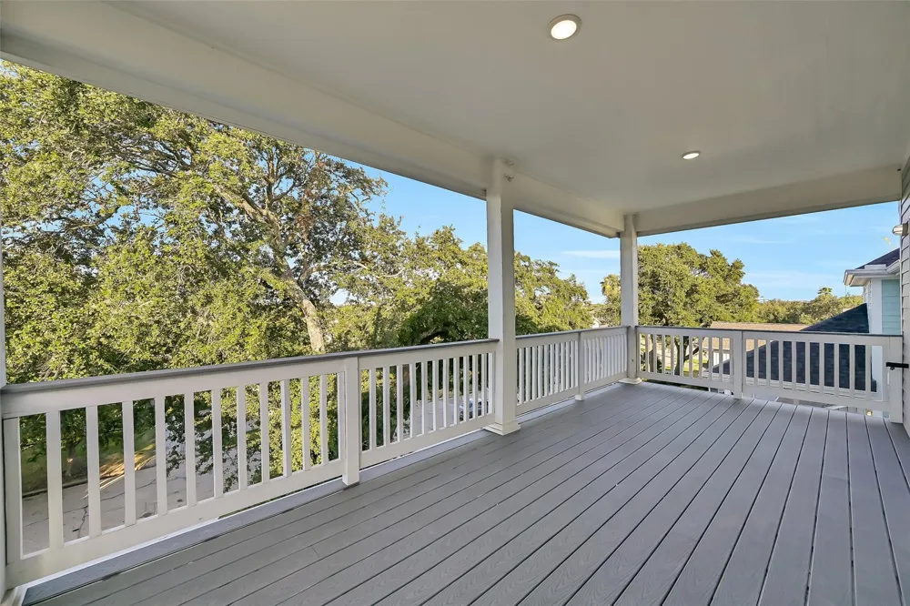 1517 Bayou Shore Drive Galveston, TX 77551