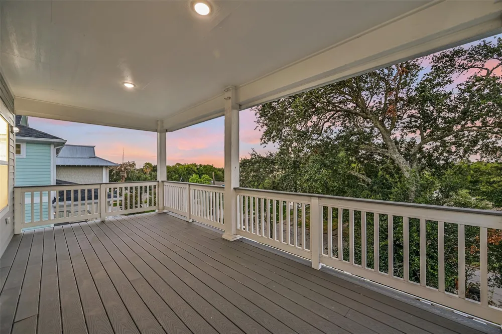 1517 Bayou Shore Drive Galveston, TX 77551