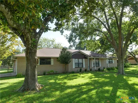 1209 E Morgan