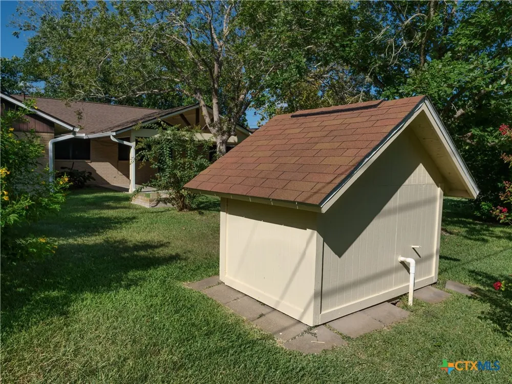 1209 E Morgan Cuero, TX 77954