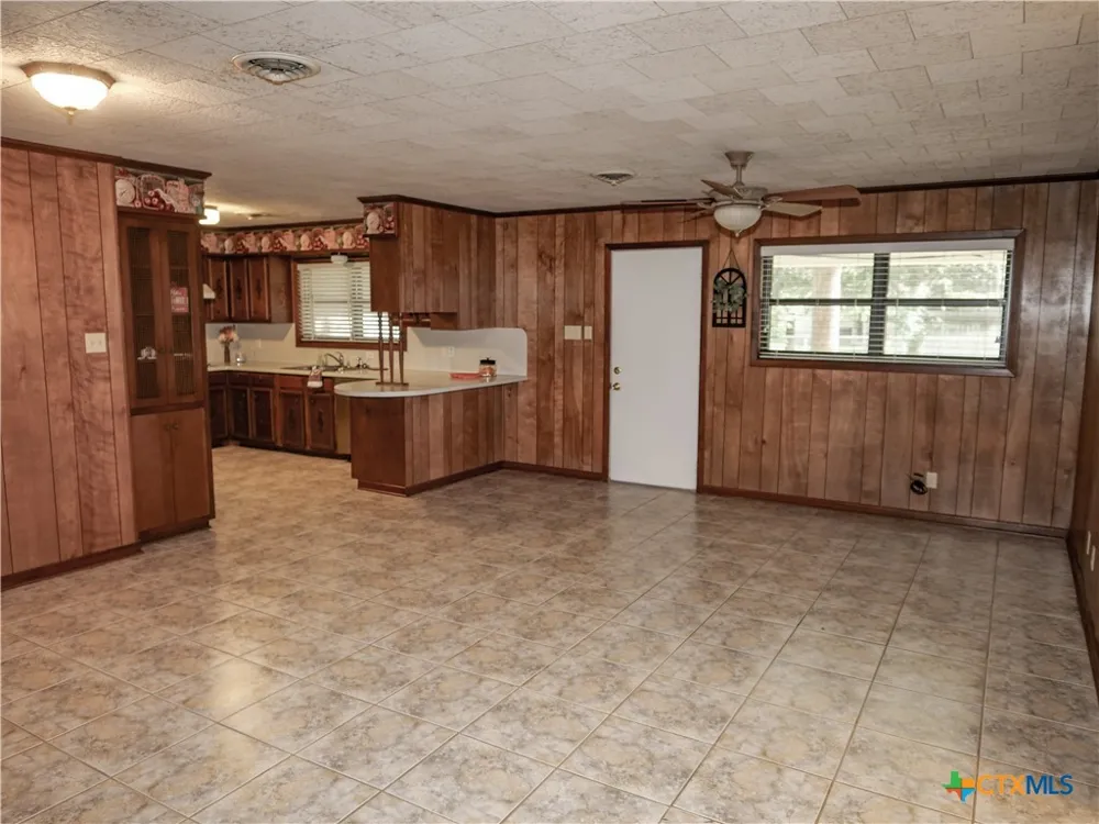 1209 E Morgan Cuero, TX 77954