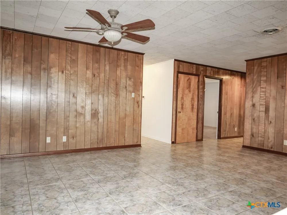1209 E Morgan Cuero, TX 77954