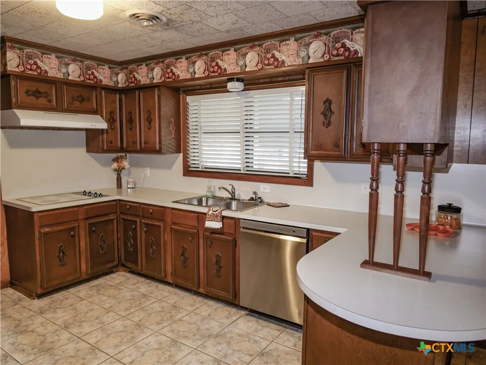 1209 E Morgan Cuero, TX 77954