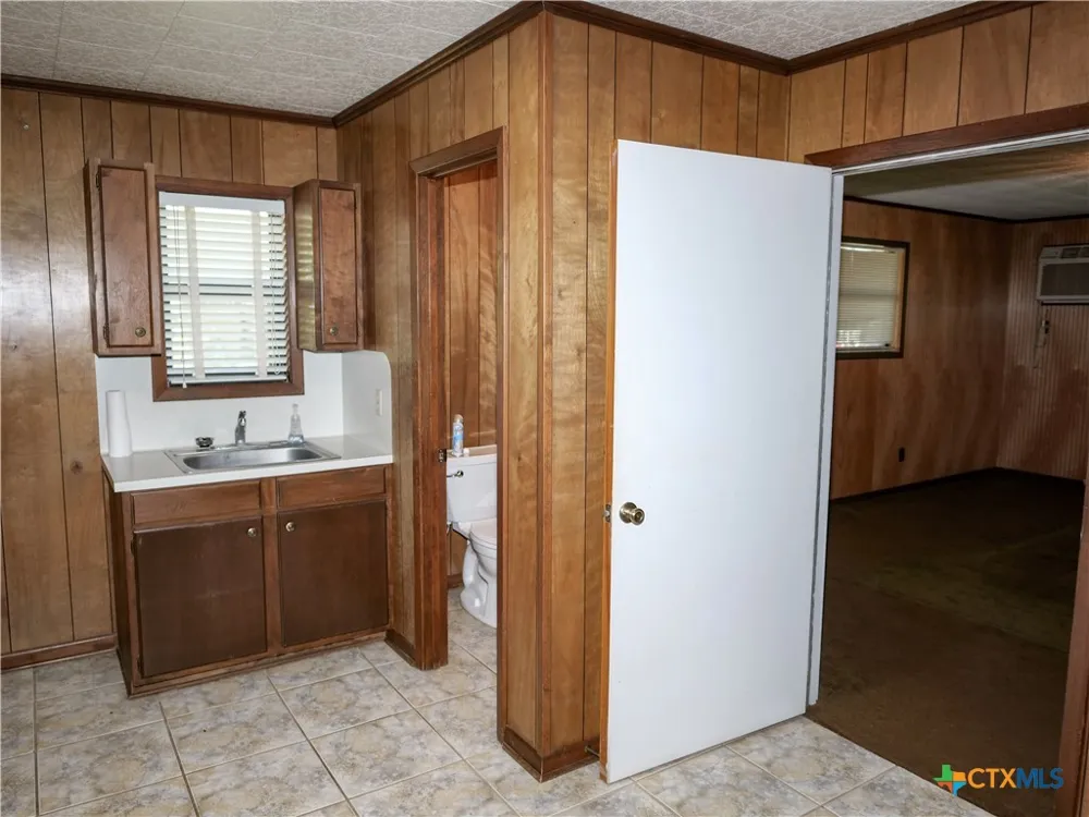 1209 E Morgan Cuero, TX 77954