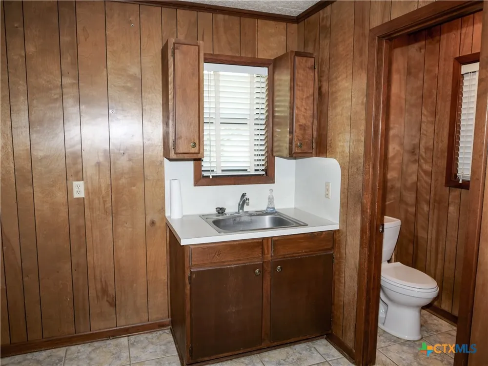 1209 E Morgan Cuero, TX 77954