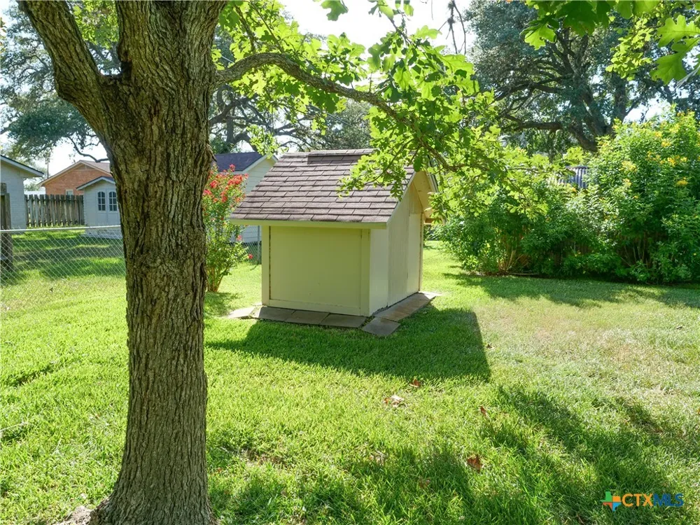 1209 E Morgan Cuero, TX 77954