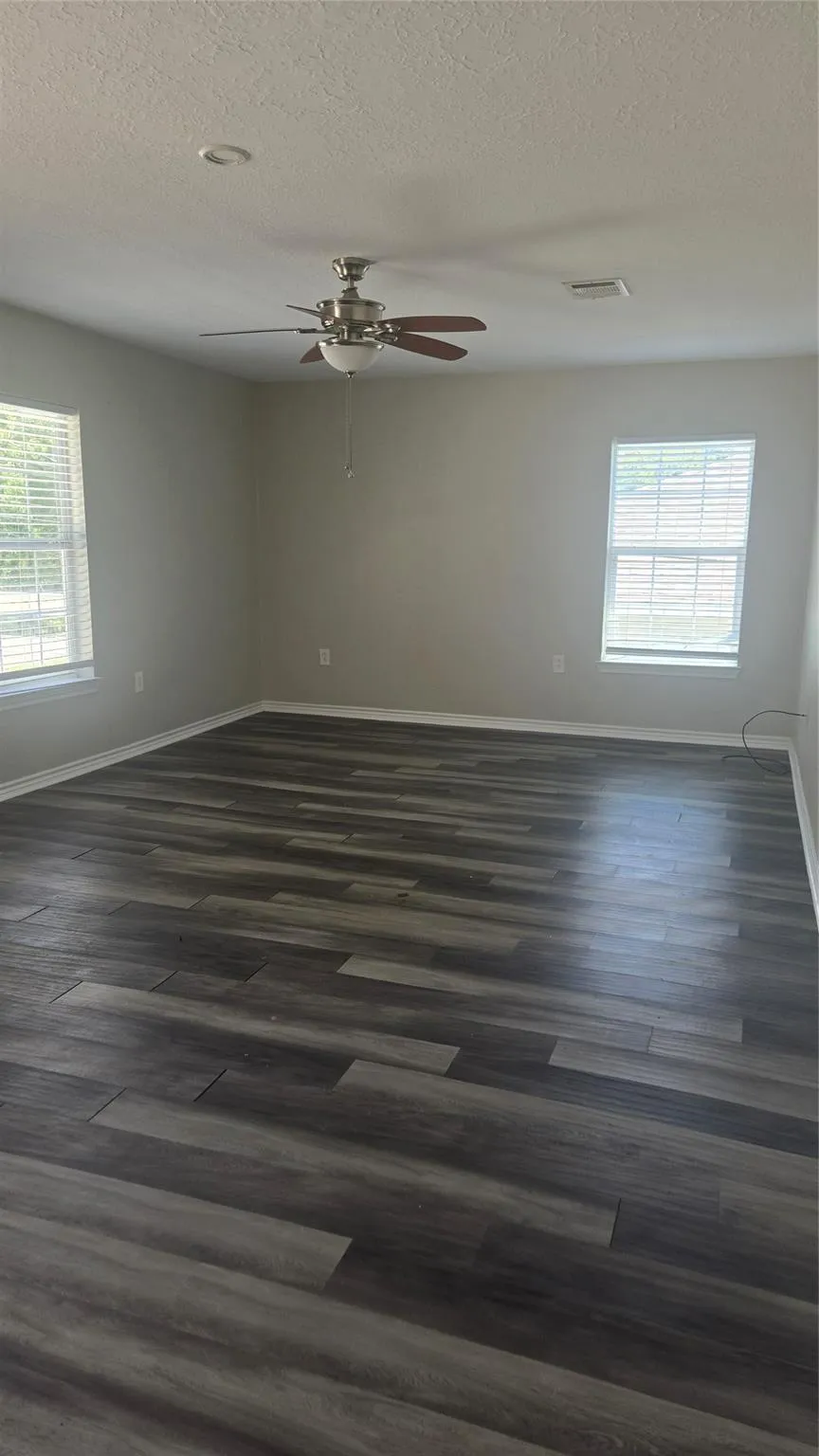 3810 Chanterway Street Bacliff, TX 77518