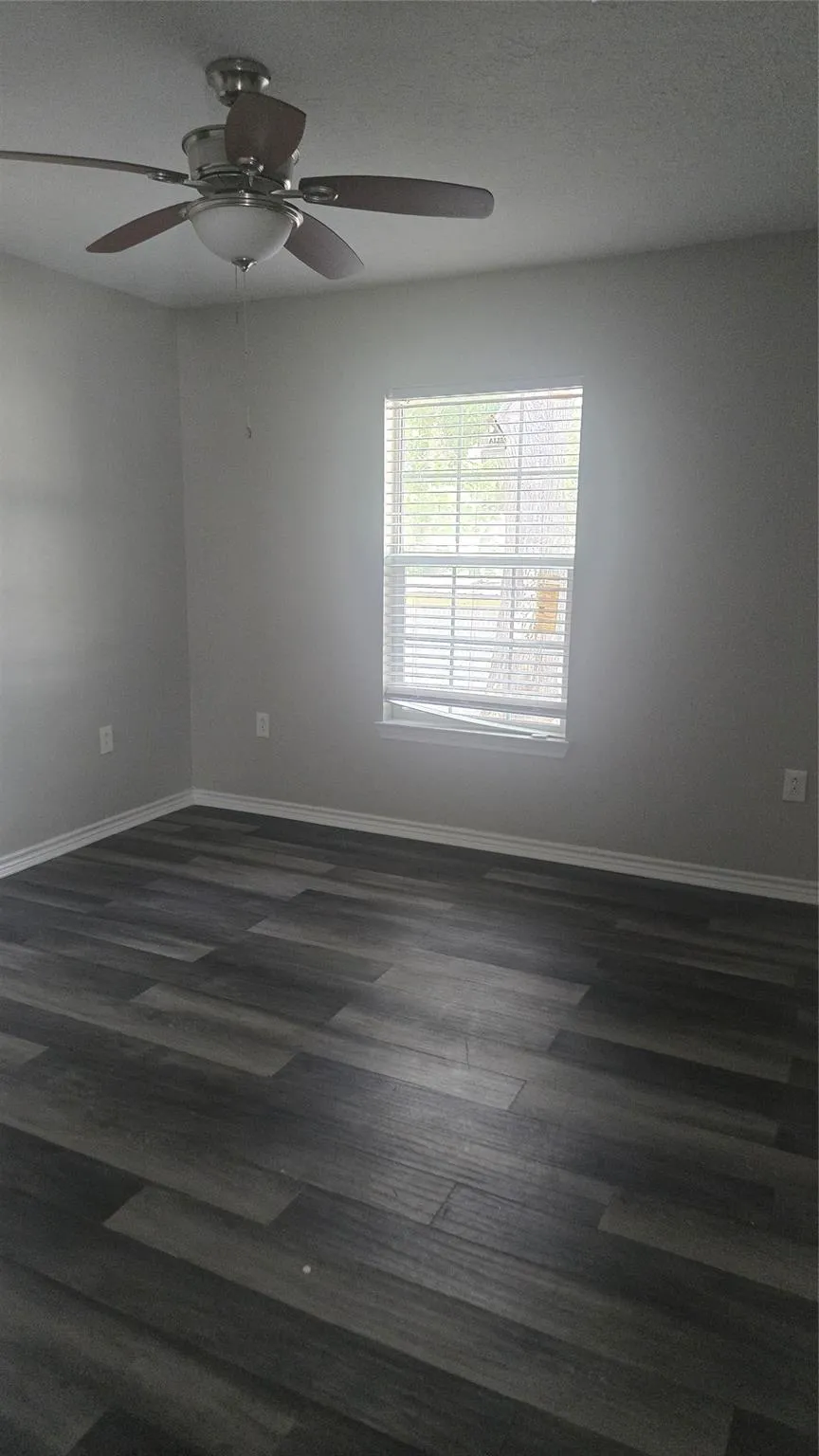 3810 Chanterway Street Bacliff, TX 77518