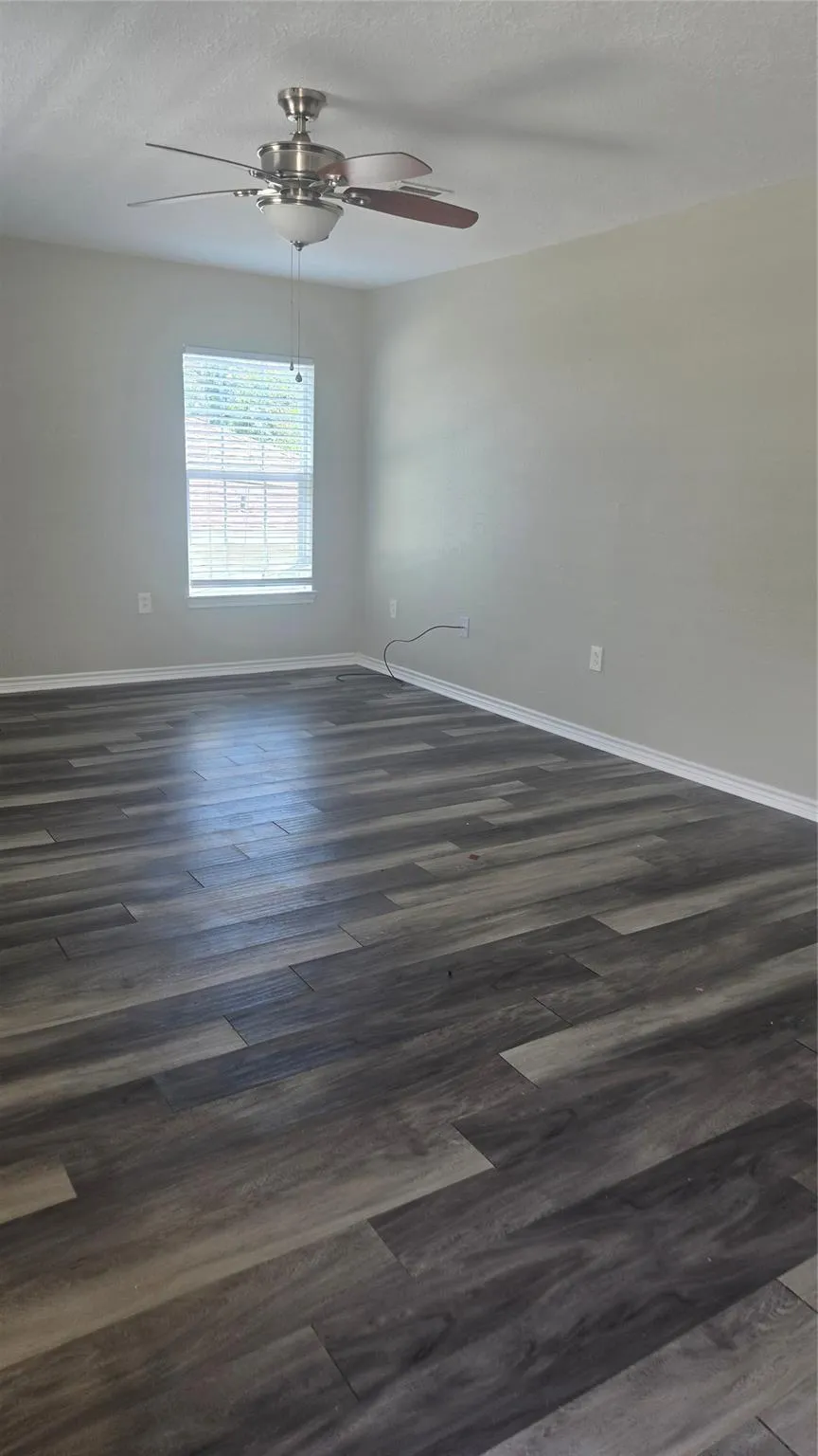 3810 Chanterway Street Bacliff, TX 77518