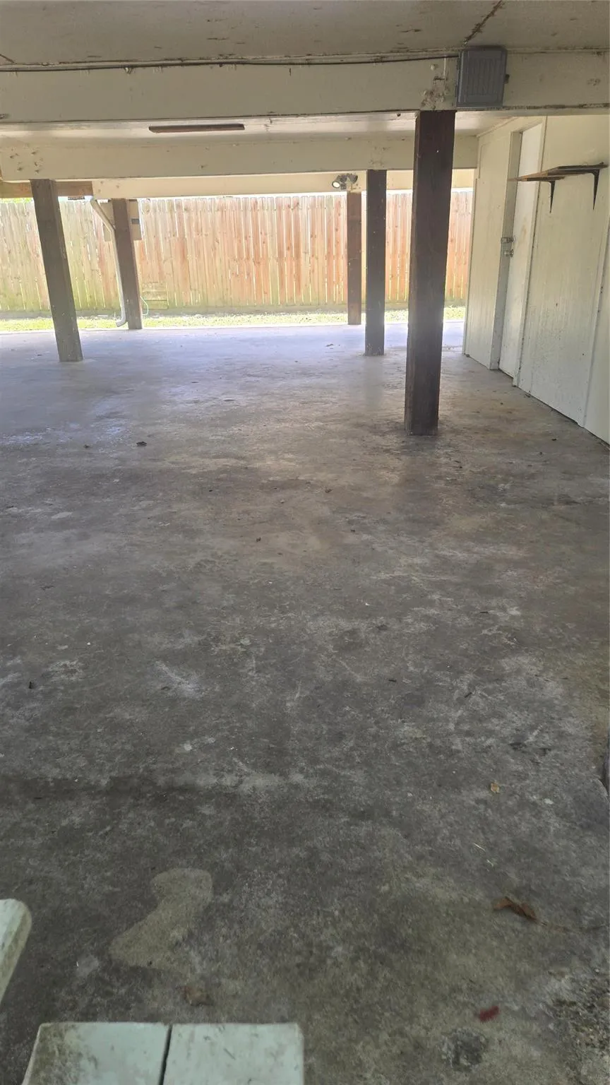 3810 Chanterway Street Bacliff, TX 77518