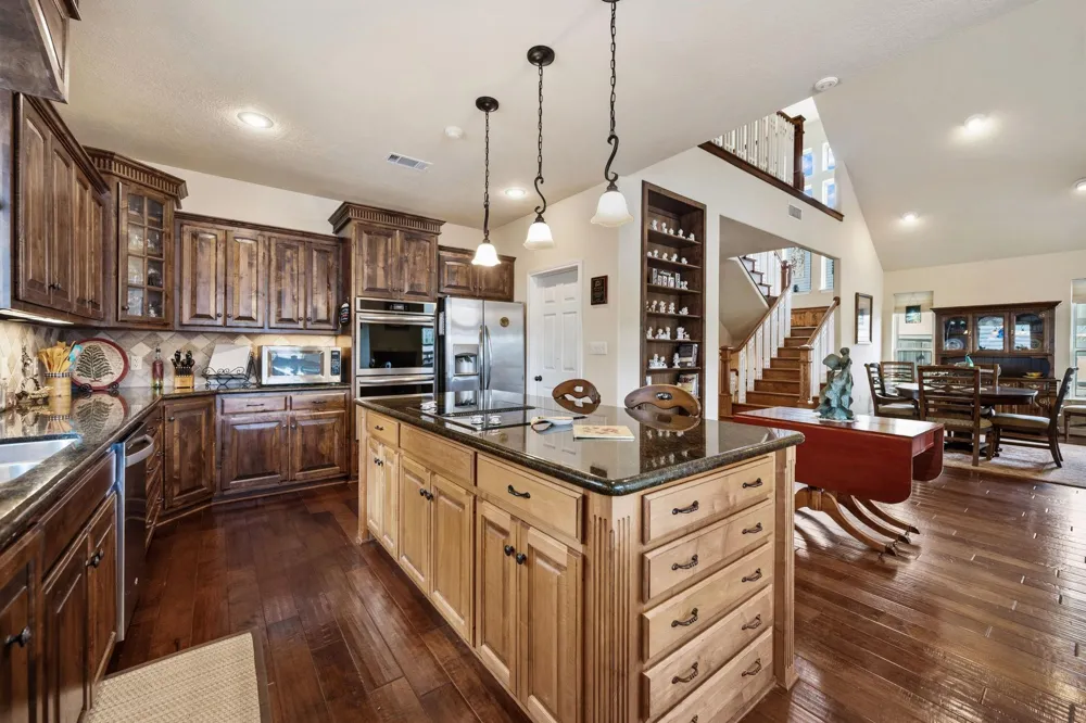 507 W Lake Shore Drive Livingston, TX 77351