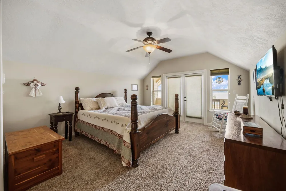507 W Lake Shore Drive Livingston, TX 77351