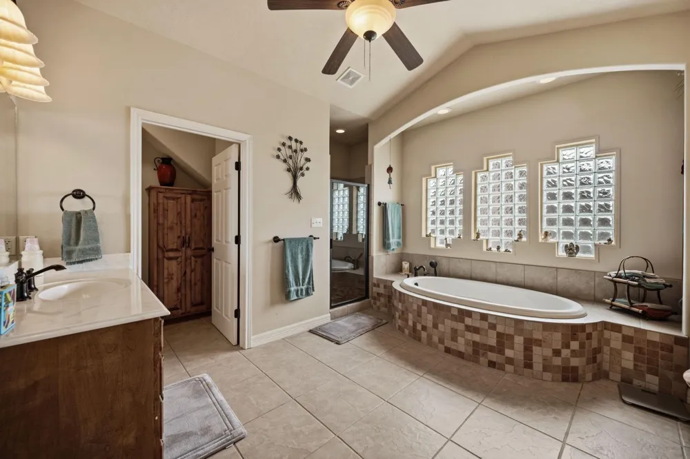 507 W Lake Shore Drive Livingston, TX 77351