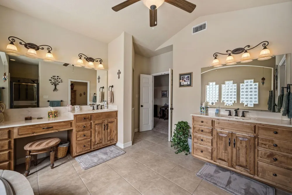 507 W Lake Shore Drive Livingston, TX 77351