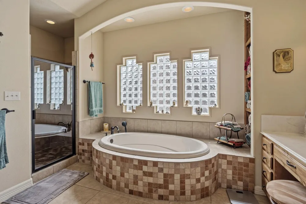 507 W Lake Shore Drive Livingston, TX 77351