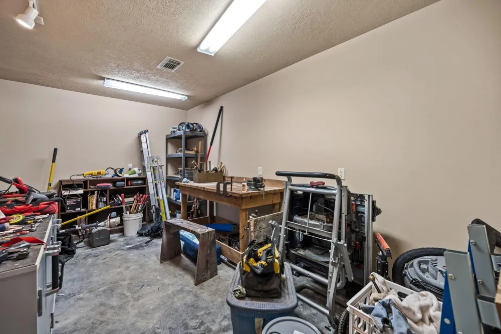 507 W Lake Shore Drive Livingston, TX 77351