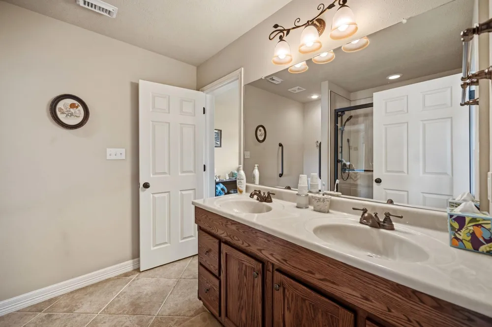 507 W Lake Shore Drive Livingston, TX 77351