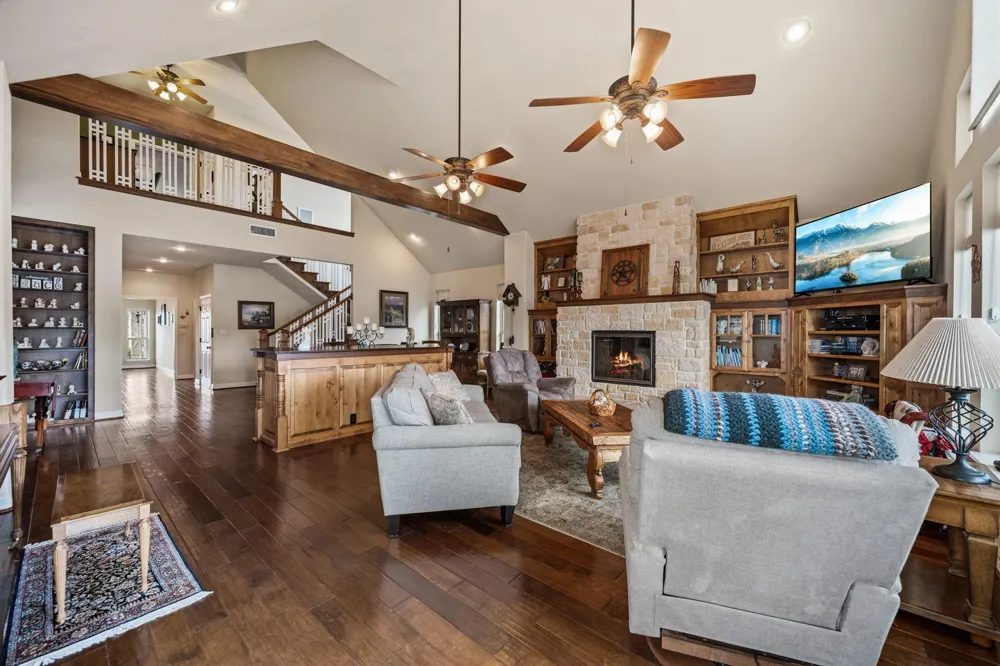 507 W Lake Shore Drive Livingston, TX 77351