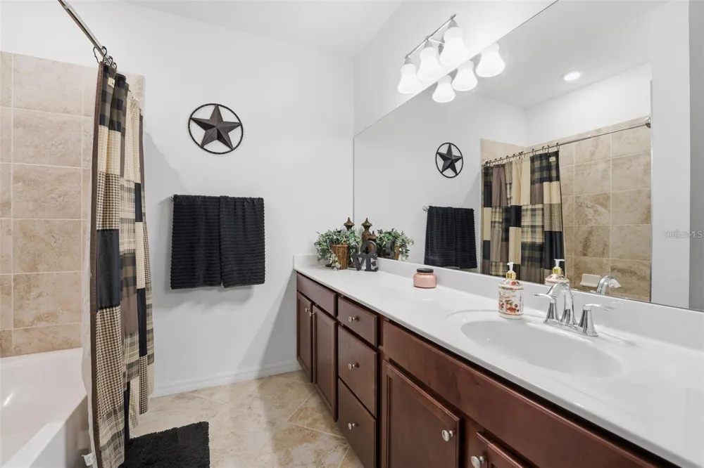 20392 LAGENTE CIRCLE Venice, FL 34293