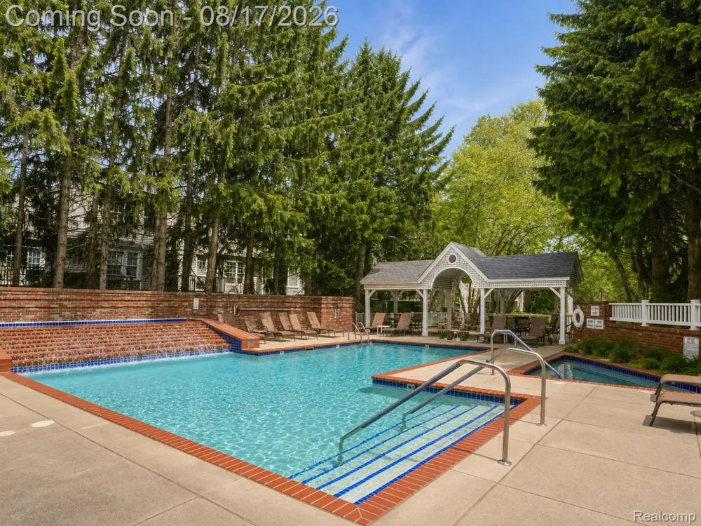 1168 Fairways Boulevard Troy City, MI 48085