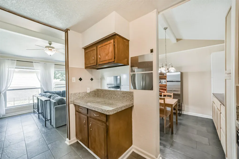 1749 Dolphin Drive Seabrook, TX 77586