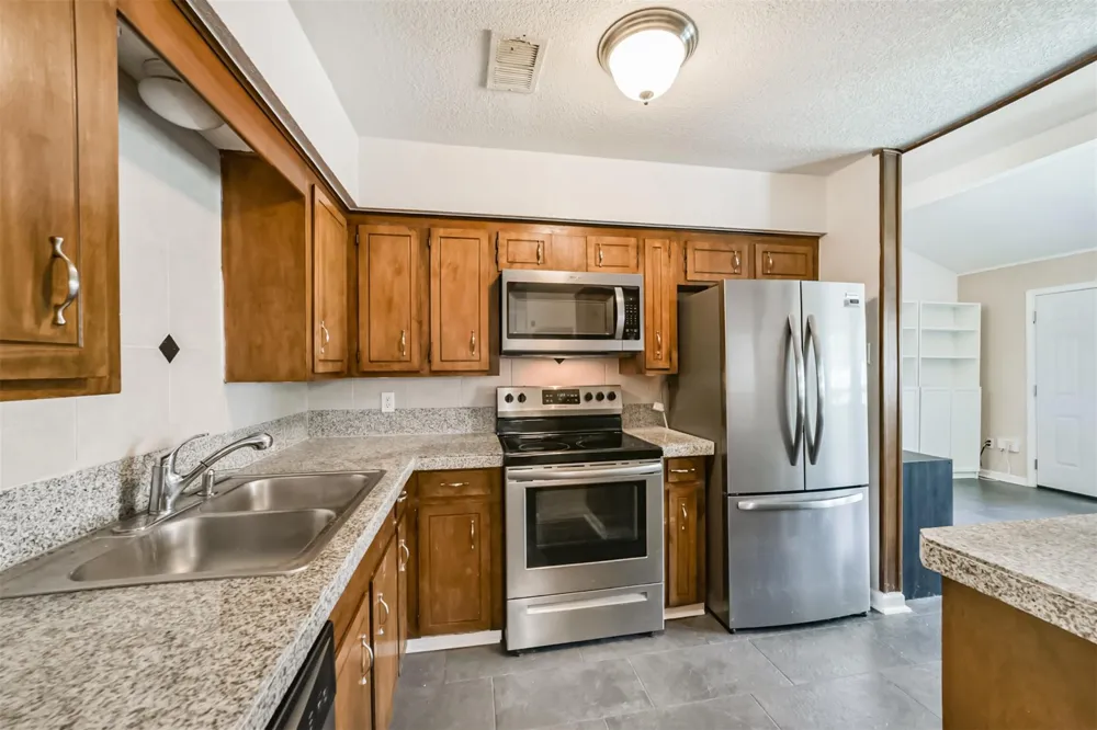 1749 Dolphin Drive Seabrook, TX 77586