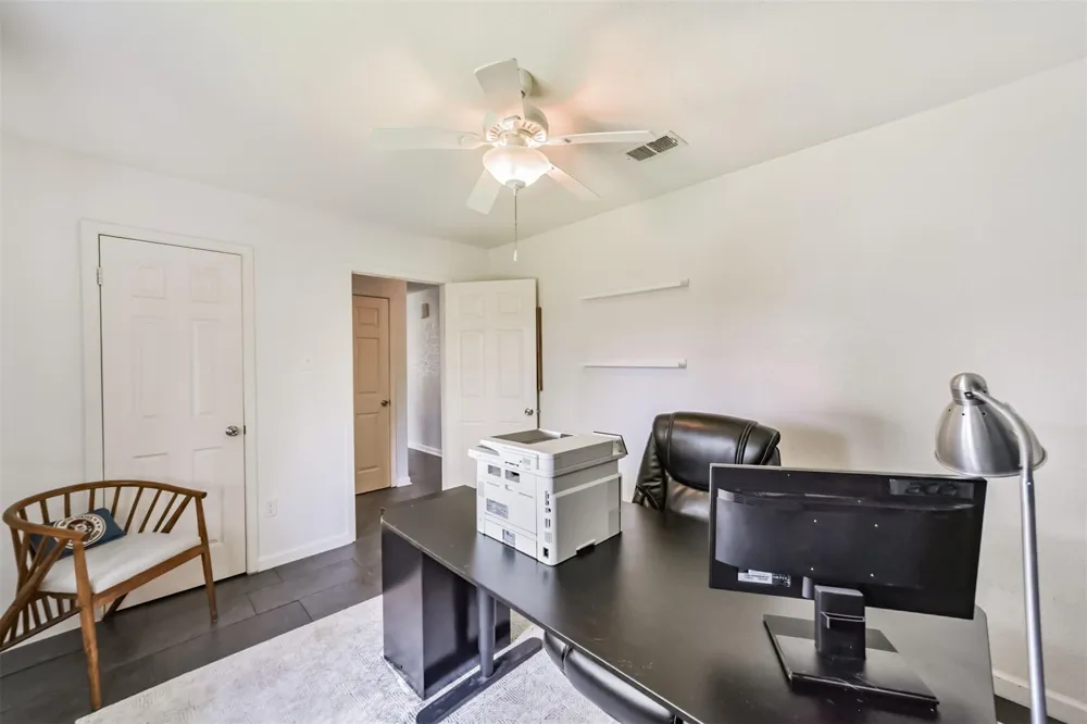 1749 Dolphin Drive Seabrook, TX 77586