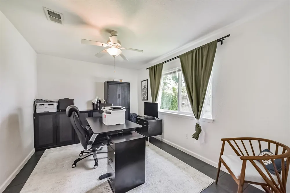 1749 Dolphin Drive Seabrook, TX 77586