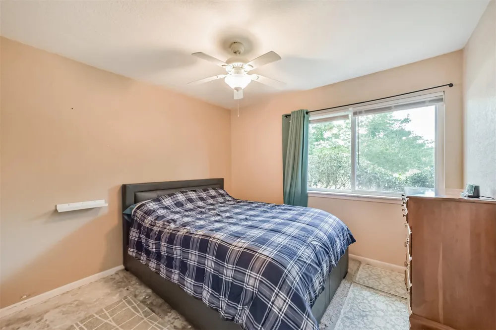 1749 Dolphin Drive Seabrook, TX 77586