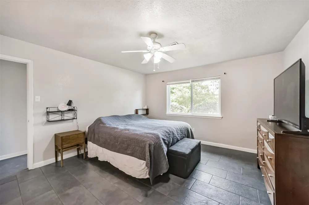 1749 Dolphin Drive Seabrook, TX 77586