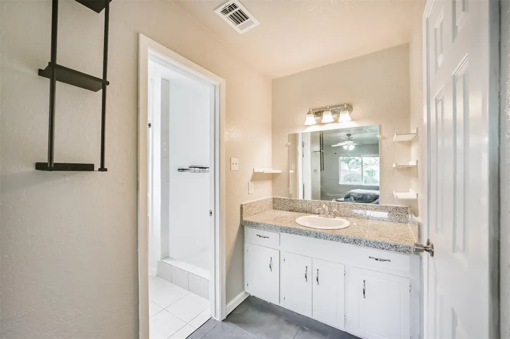1749 Dolphin Drive Seabrook, TX 77586
