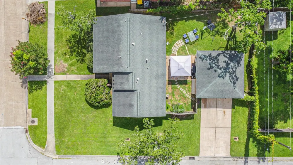 1749 Dolphin Drive Seabrook, TX 77586