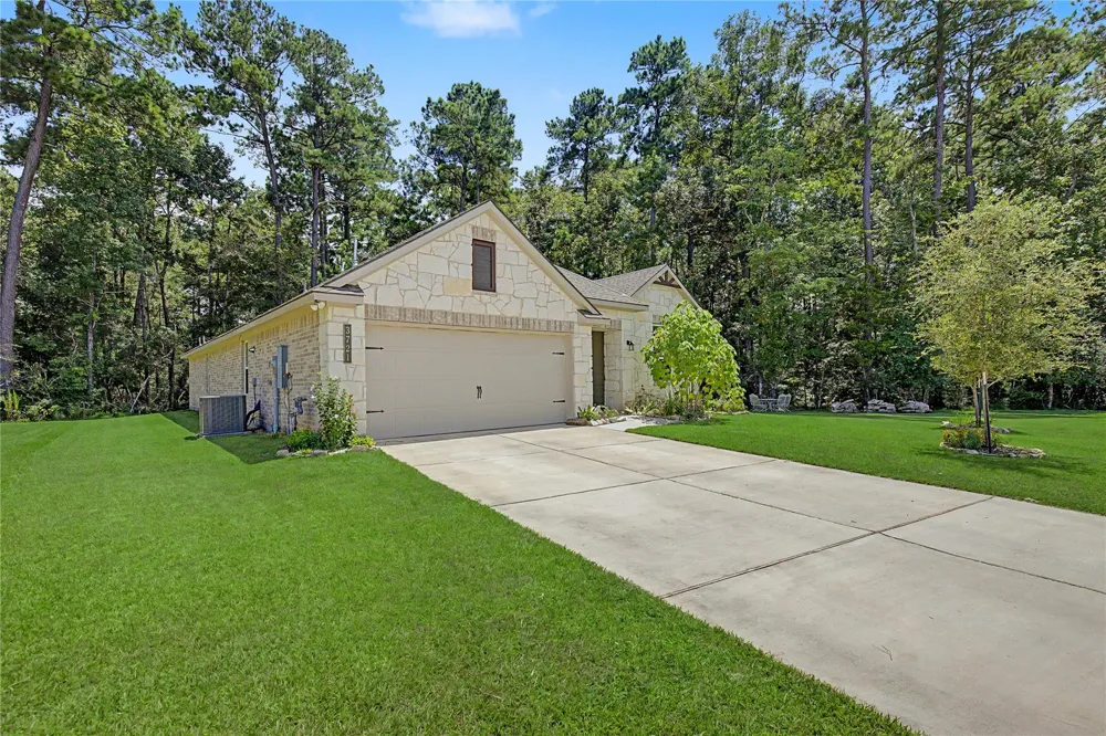 3721 Youpon Lane Huntsville, TX 77340