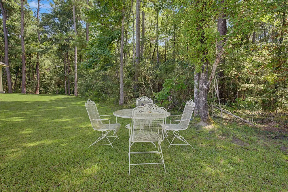 3721 Youpon Lane Huntsville, TX 77340