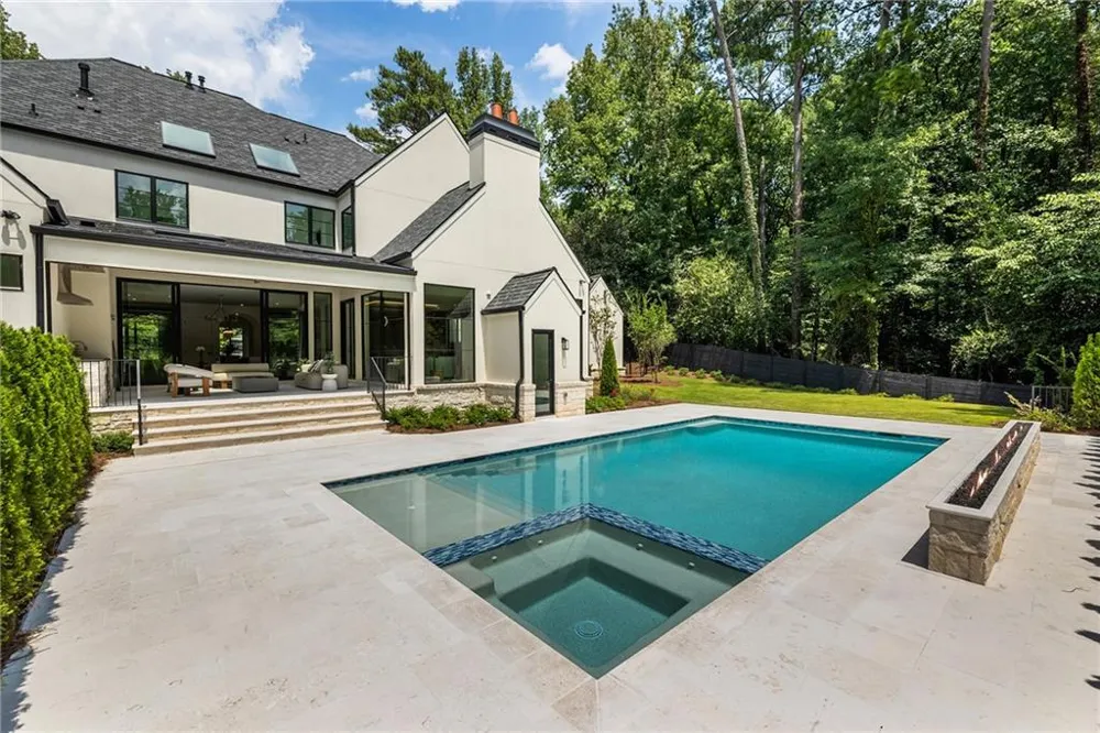 388 Londonberry Rd NW Sandy Springs, GA 30327