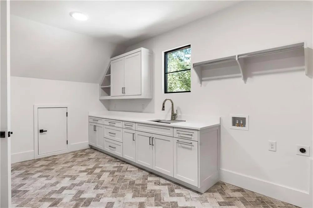 388 Londonberry Rd NW Sandy Springs, GA 30327
