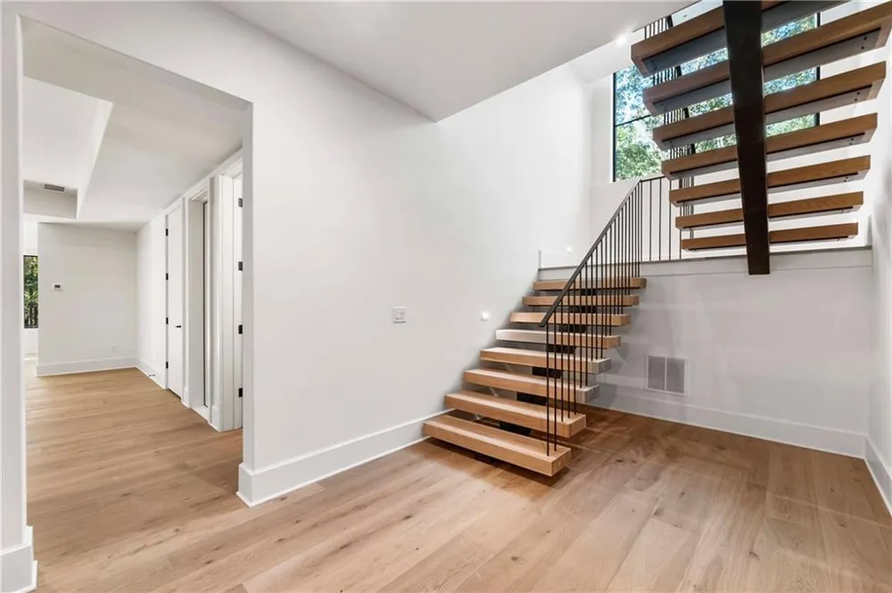 388 Londonberry Rd NW Sandy Springs, GA 30327
