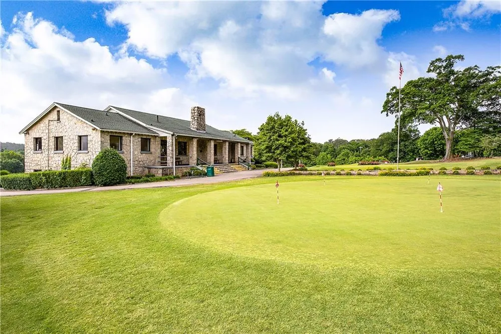 388 Londonberry Rd NW Sandy Springs, GA 30327