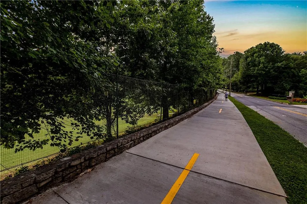 388 Londonberry Rd NW Sandy Springs, GA 30327