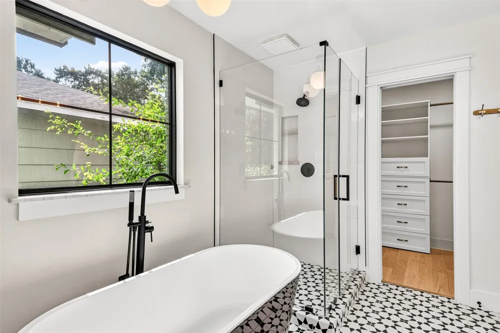 5439 Kinglet Street Houston, TX 77096