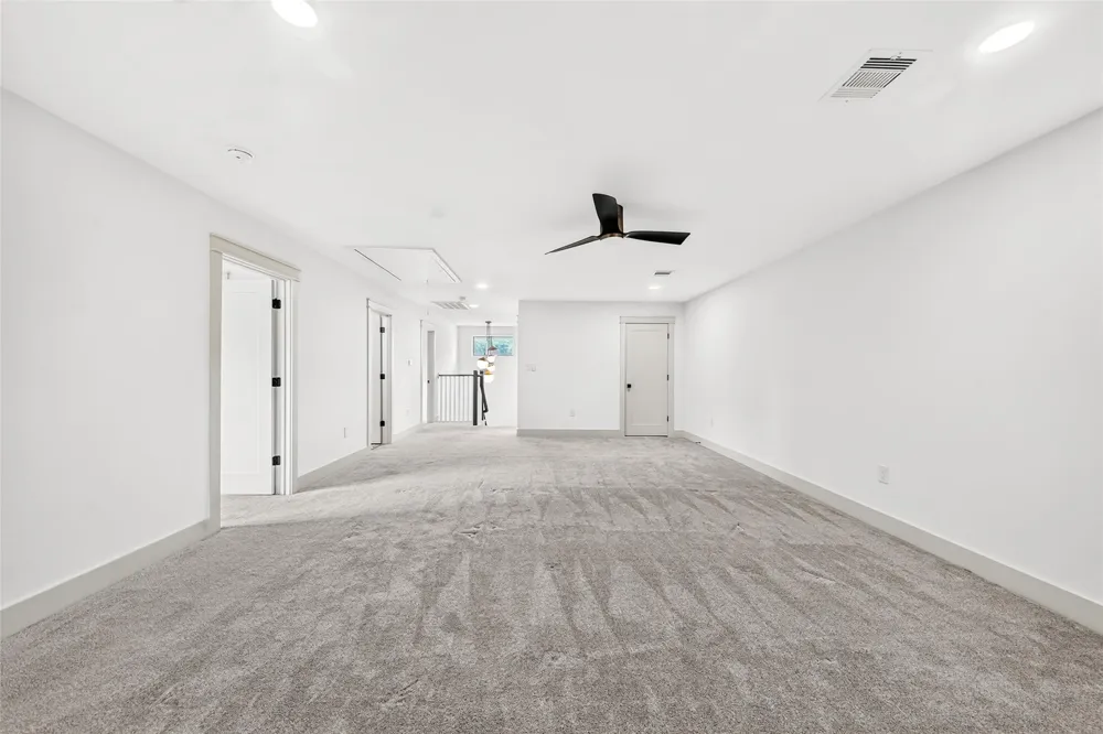 5439 Kinglet Street Houston, TX 77096