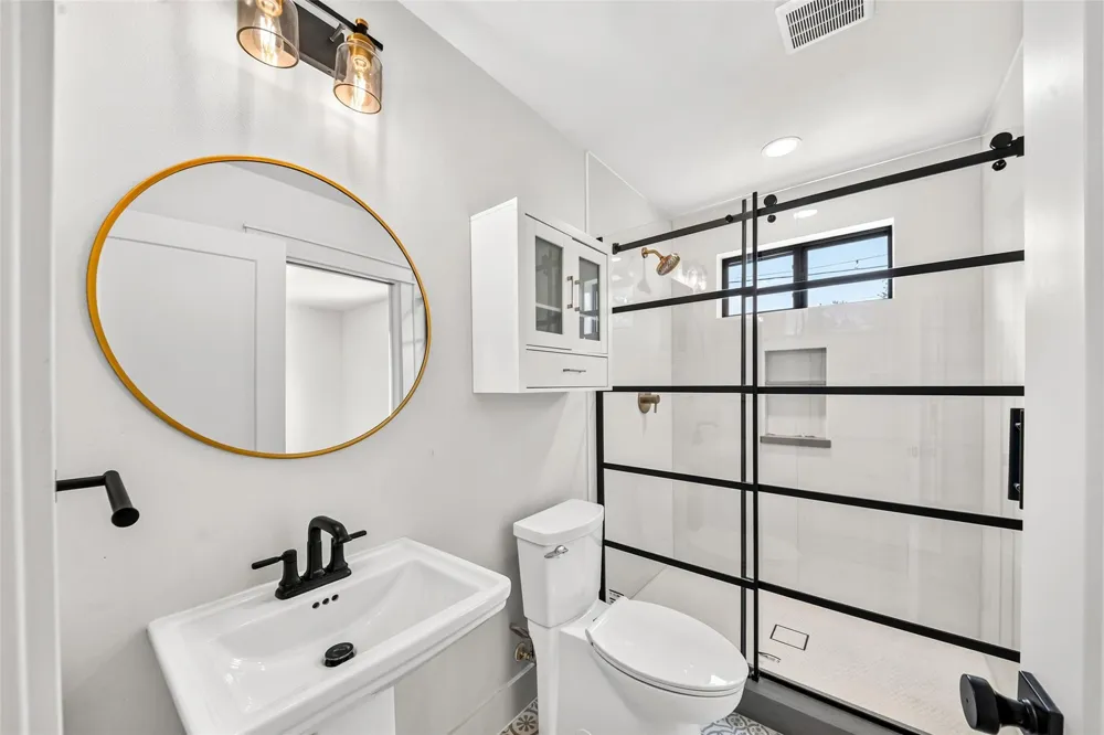5439 Kinglet Street Houston, TX 77096
