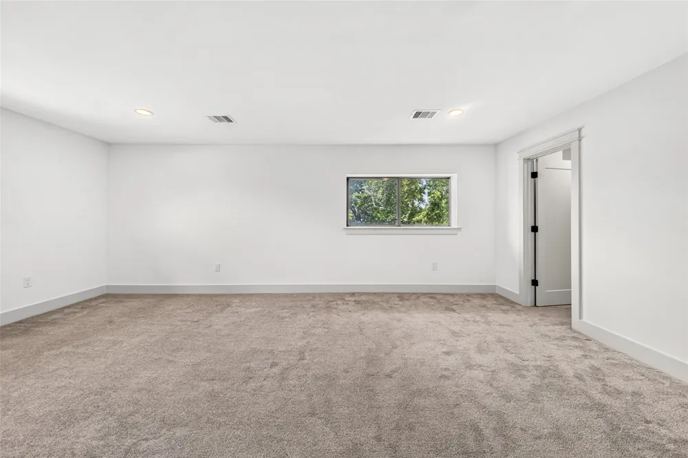 5439 Kinglet Street Houston, TX 77096