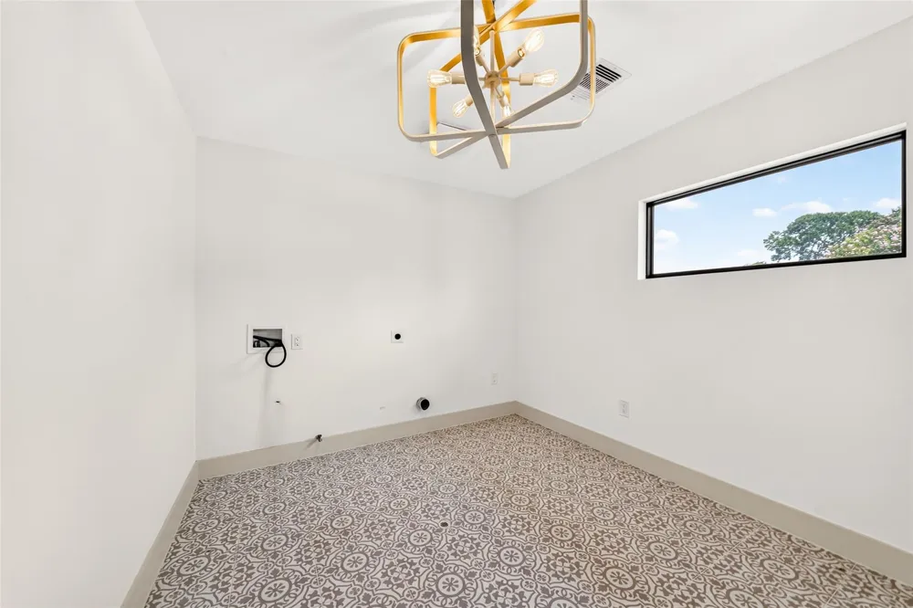 5439 Kinglet Street Houston, TX 77096
